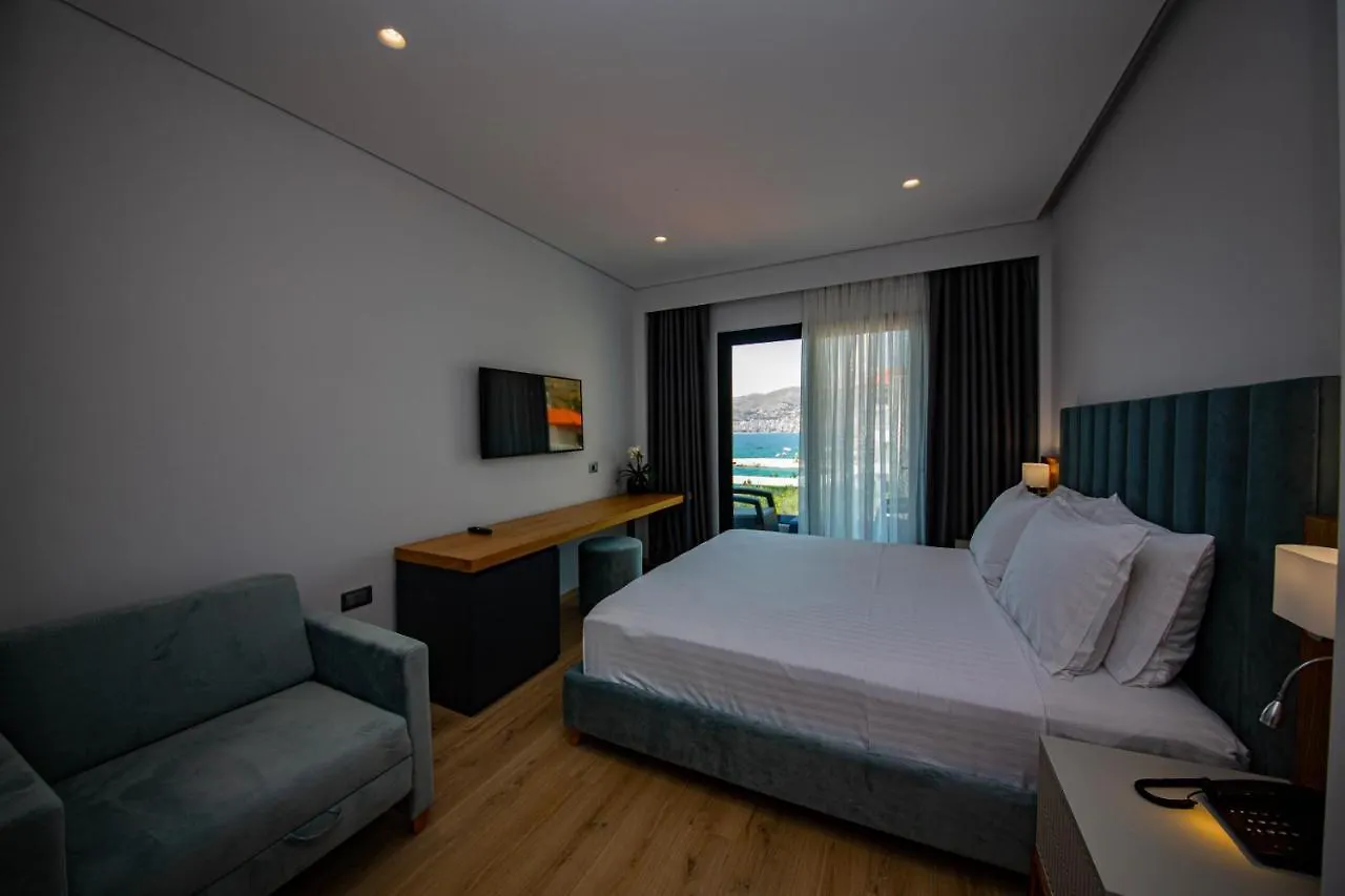 El Primero Hotel Sarandë 4*,